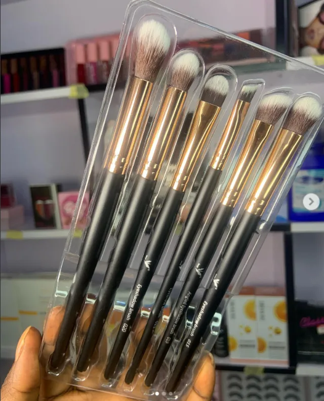 make up brush